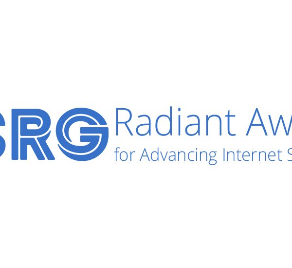 El Grupo de Investigación sobre Seguridad en la Red de Internet Society entrega el premio Radiant a Claudio Jeker Thumbnail