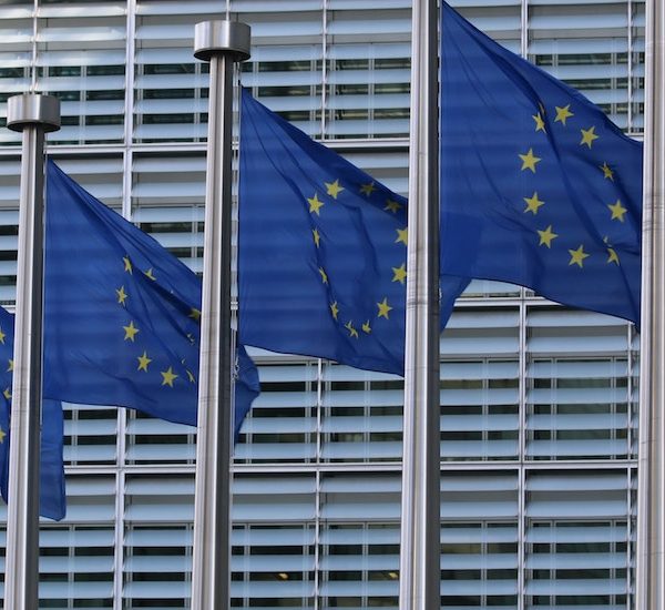 La filiales de Internet Society en la UE le piden a la Comisión Europea que se sume a la agenda del cifrado fuerte. He aquí, también, las razones para ello. Thumbnail