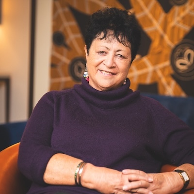 A headshot fo Maureen Hilyard