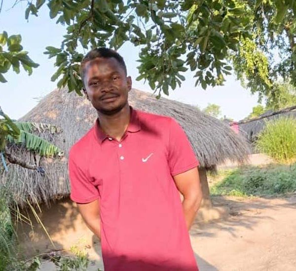 From Refugee to Digital Leader: How Justin Is Helping to Connect Rhino Camp Thumbnail